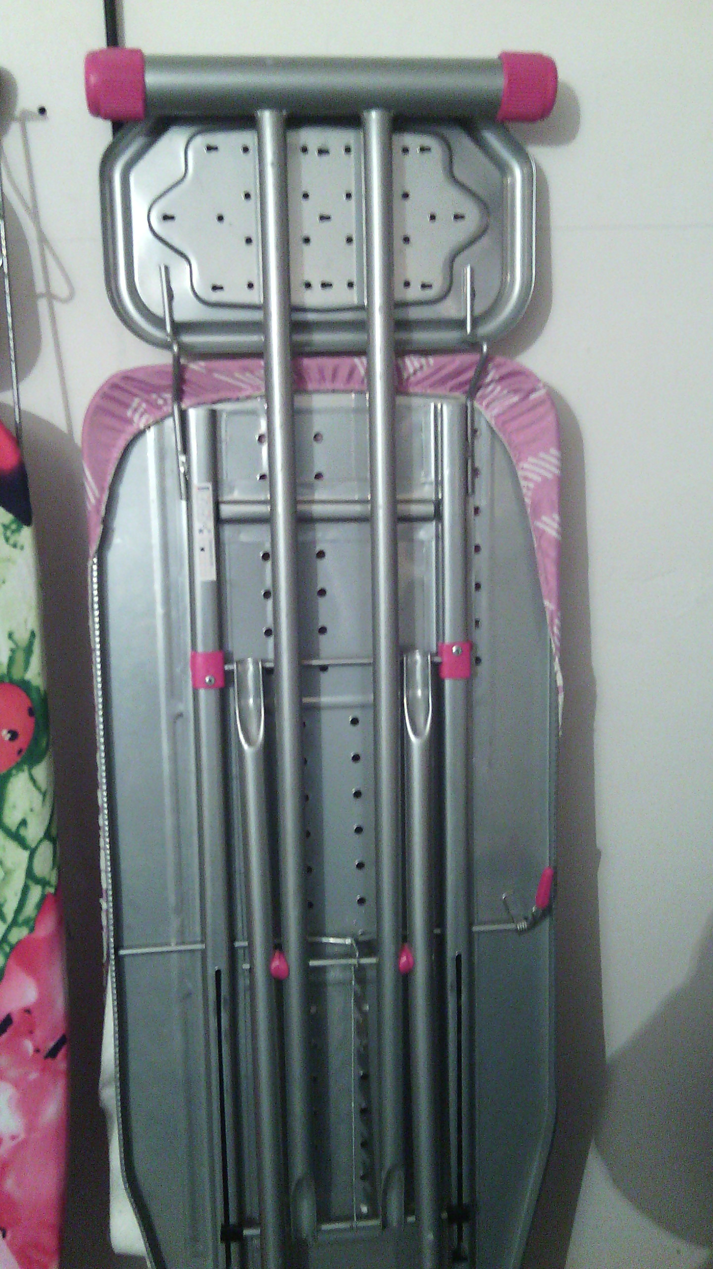 Гладильная доска(Турция).в хорошем состоянии.Цена1500р.