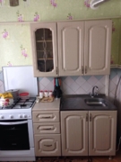 Кухонный гарнитур новый в отличном состоянии.Срочно продается недорого.Цена 9000 р.